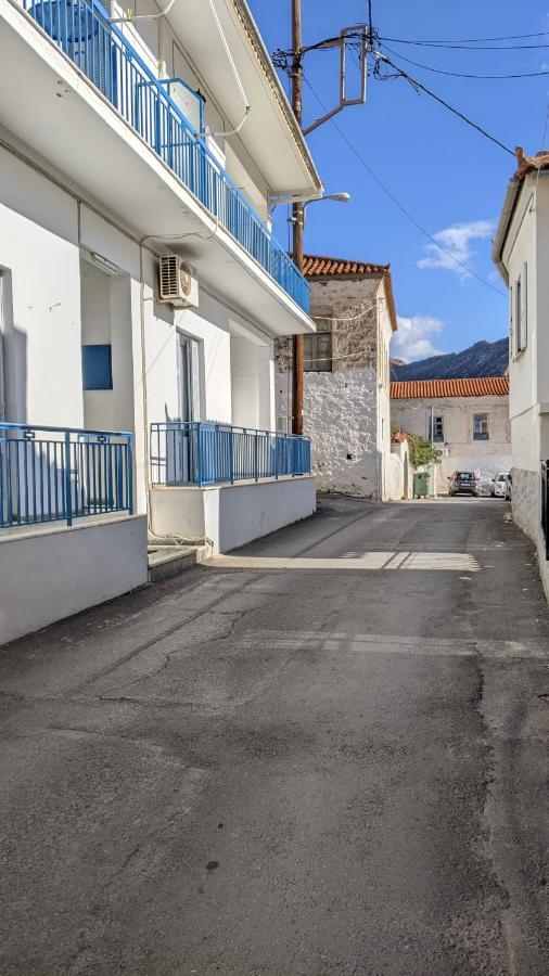 Small House For Holidays Λεωνίδιο Εξωτερικό φωτογραφία