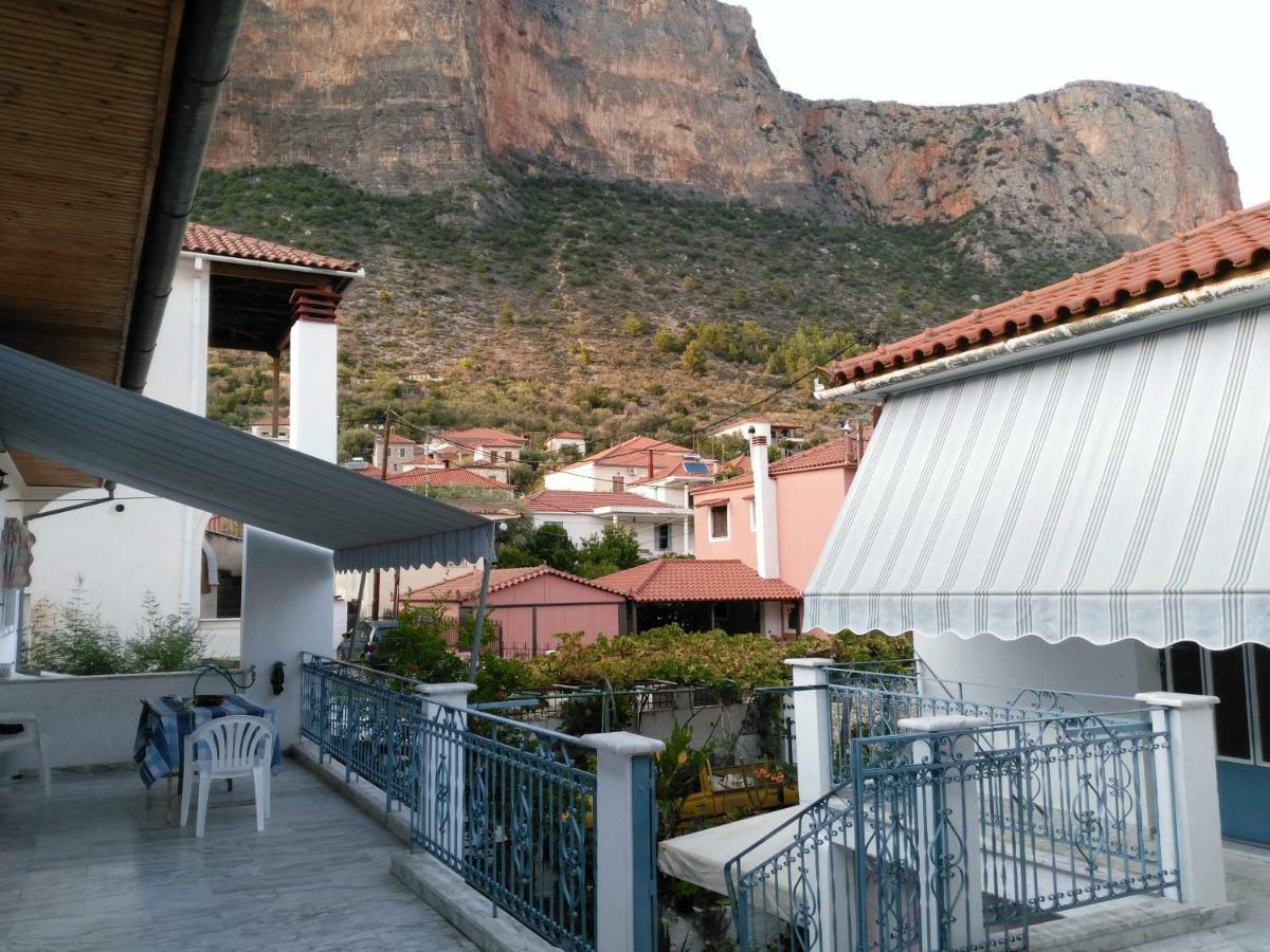 Small House For Holidays Λεωνίδιο Εξωτερικό φωτογραφία